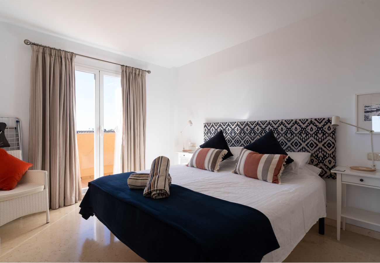 Apartment in Marbella - Sea Views Lagos de Santa Maria - By Time and Home