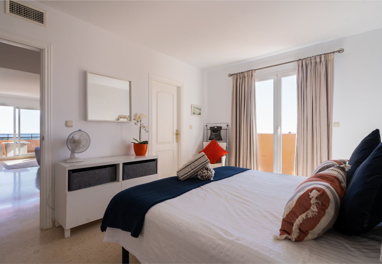 Apartment in Marbella - Sea Views Lagos de Santa Maria - By Time and Home